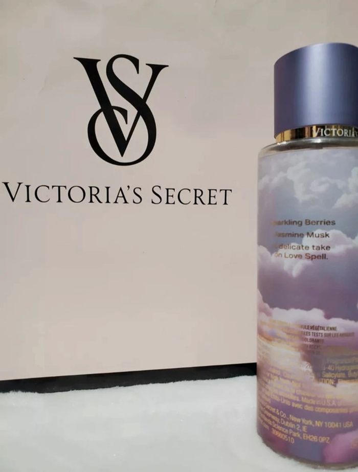 Brume corporelle parfumée Victoria's Secret Love Spell Daydream - photo numéro 2