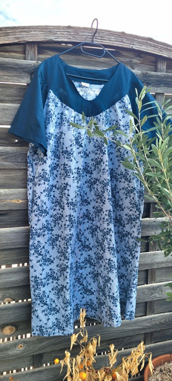 Magnifique Robe Damart Vintage blouse bleu marine fleurie Taille 50 Neuve - photo numéro 3