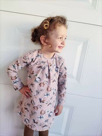 3-4 ans robe Zara 104 cm( sans collant )