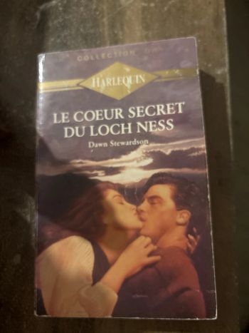 Livre de poche le cœur secret du loch ness