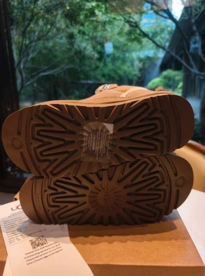 Bottes de neige UGG, pointure 38 - photo numéro 8