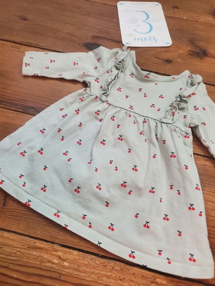 Robe 3 mois - photo numéro 2