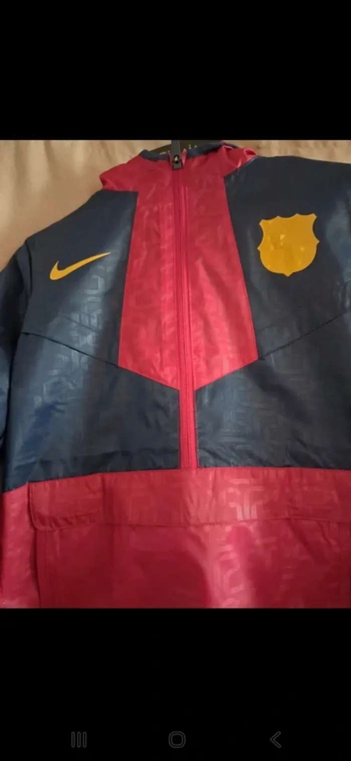 Veste Nike FC Barcelone Neuve – 12 ans / 152 cm - photo numéro 2