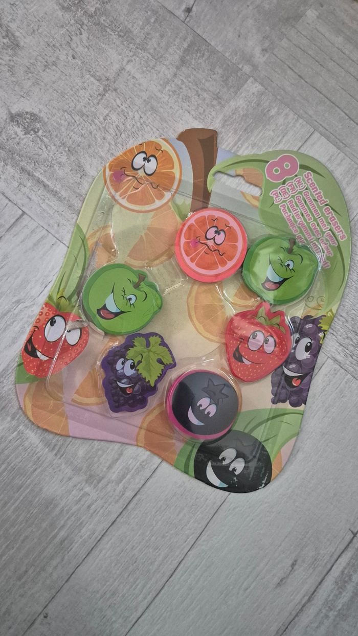 Lot de 6 Gommes fruits