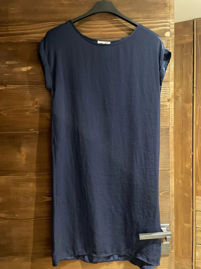Robe tee shirt aspect satiné bleu marine