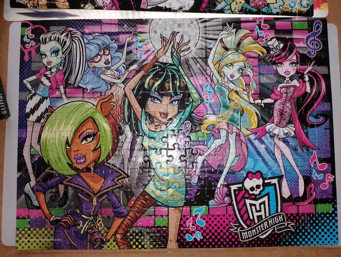 Lot de 2 puzzles monster high TBE complet - photo numéro 2