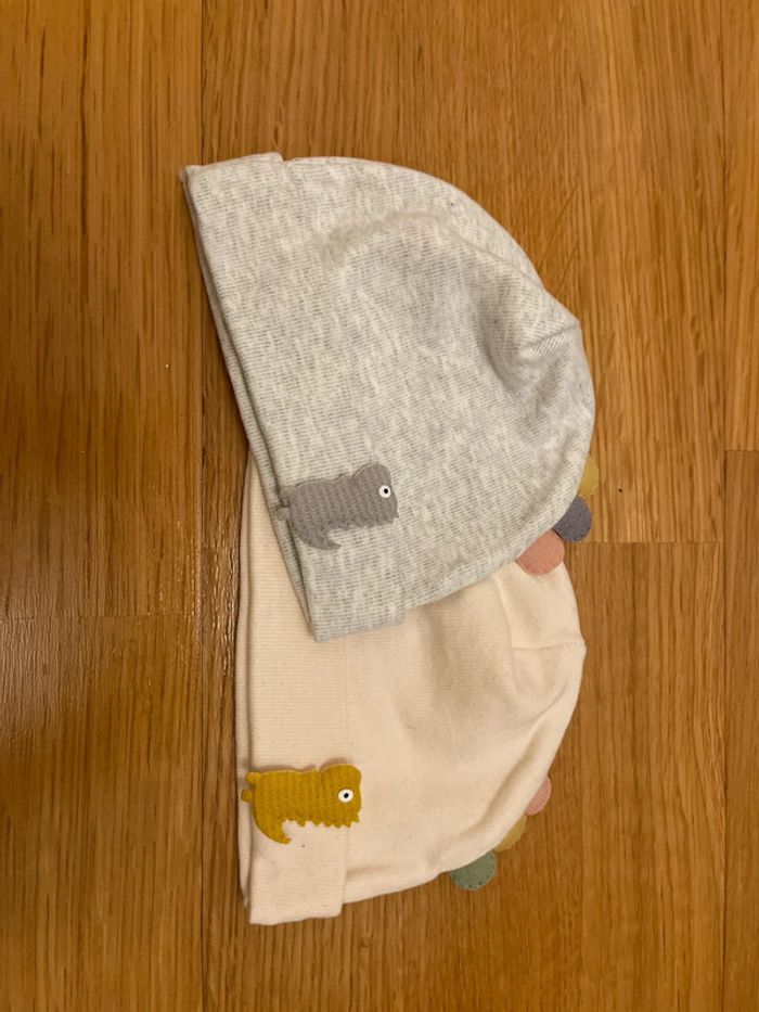 Lot de 2 bonnets neufs SHEIN taille 3-6 mois