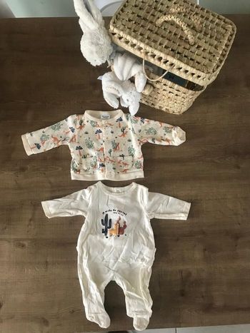 Ensemble presque neuf