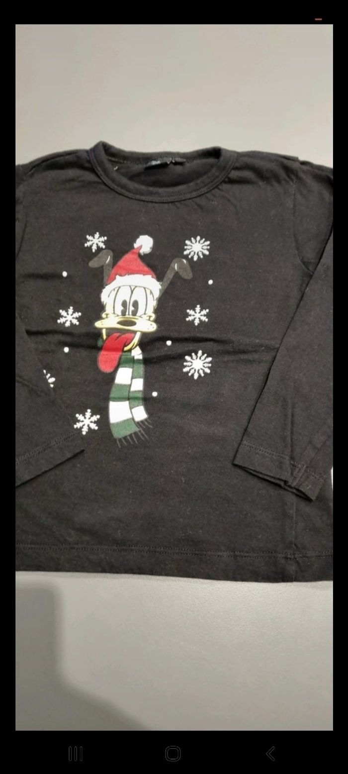 T-shirt plutôt noir