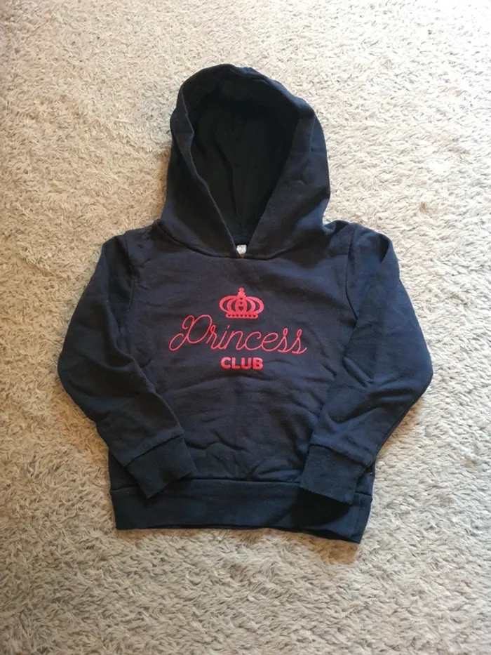 Sweat-shirt Princess Club taille 3 ans.