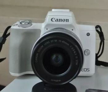 Canon EOS M50