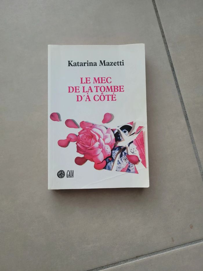 Le mec de la tombe d'a côté