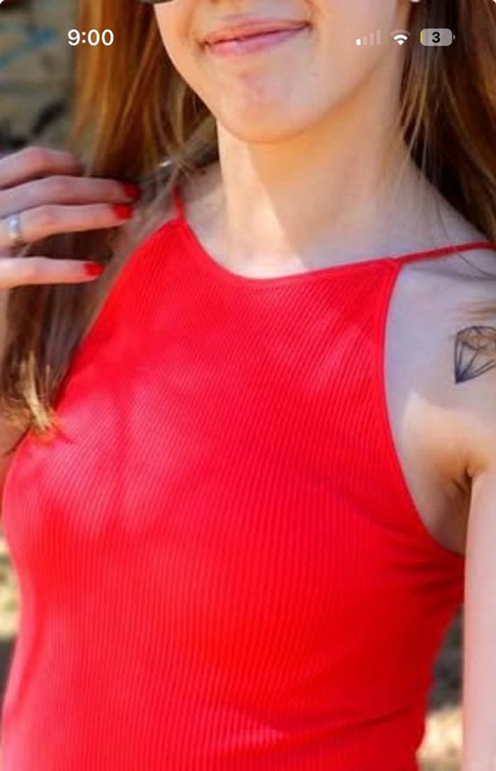 Débardeur rouge - photo numéro 4