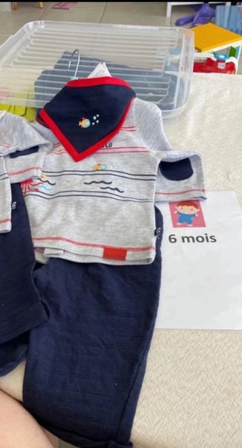 Ensemble trois pièces sucre d’orge 6 mois neuf
