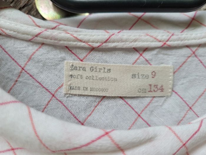 Très beau chemisier, coupe originale, Zara, 9 ans, couleur crème à carreaux roses - photo numéro 5