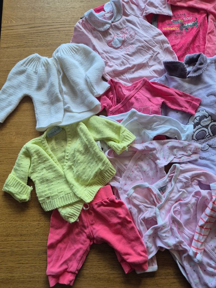 Lot vêtements 0 mois 19 pièces - photo numéro 6