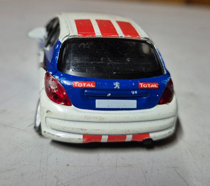 Voiture miniature norev jet car Peugeot 207 RC 1/43 - photo numéro 4