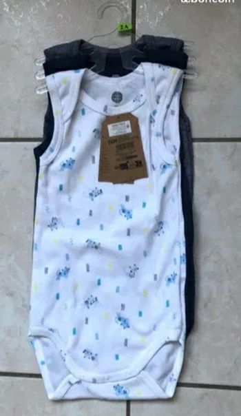 Lot de 3 Bodies sans manches Sincere coton bio taille 24 mois neufs ds emballage