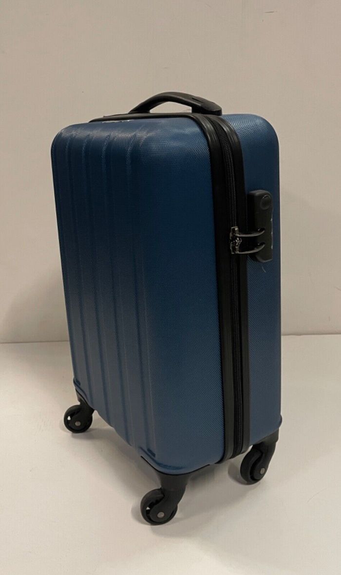 Valise de Voyage Princess Traveller  à Roulette   Cabine  Bleu Foncé - 26 Litres - photo numéro 2