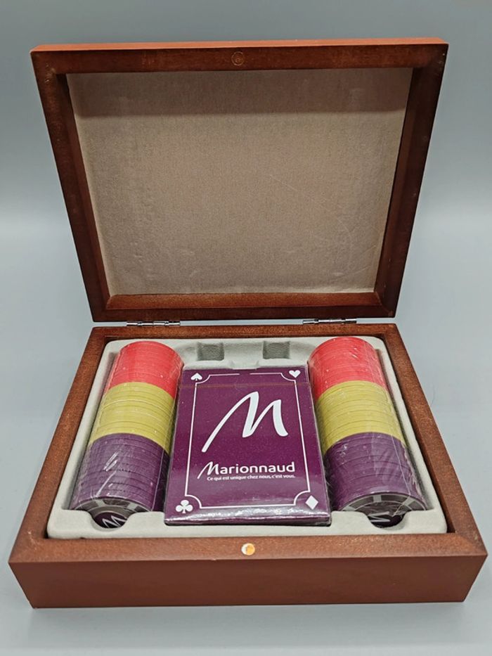 Boîte de poker marionnaud