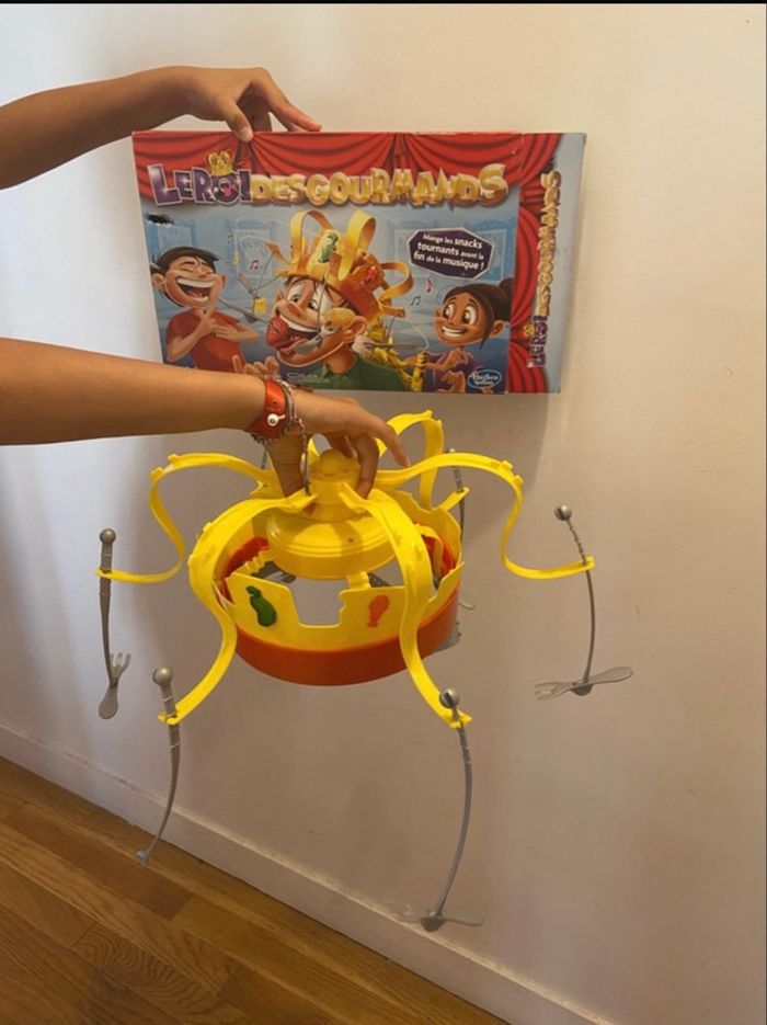 Jeu de société Hasbro Chow Crown Le Roi des Gourmands. - photo numéro 2