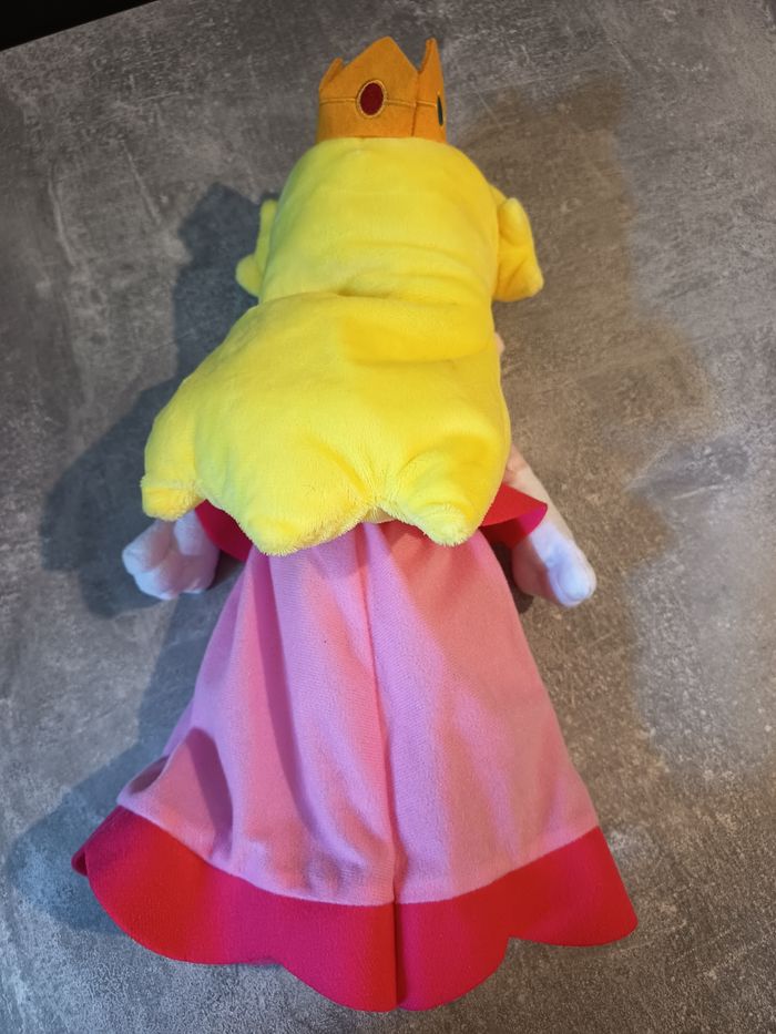 Peluche Princesse Peach Super Mario - photo numéro 3
