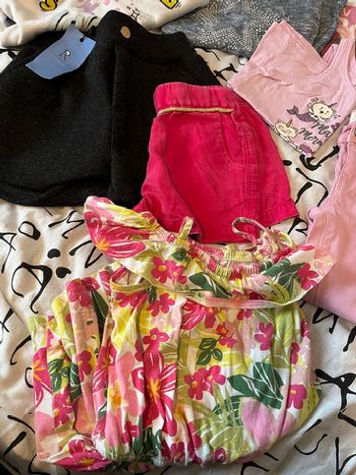 Lot vêtements 5 ans fille - photo numéro 3