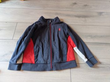 Veste bleu et rouge Okaïdi 4 ans