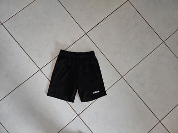 Short de sport Adidas 8 ans U31