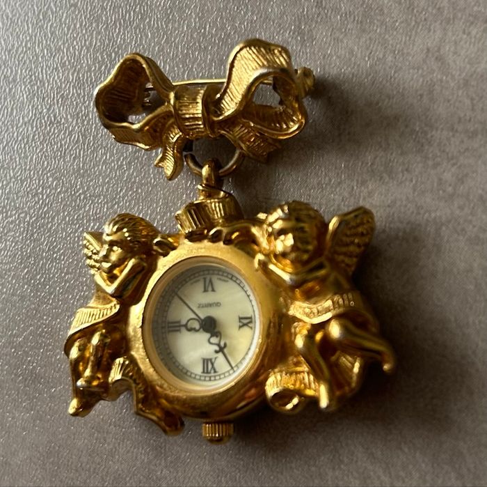 Broche montre angelots/anges savon vintage montre à quartz Japan movt - photo numéro 3