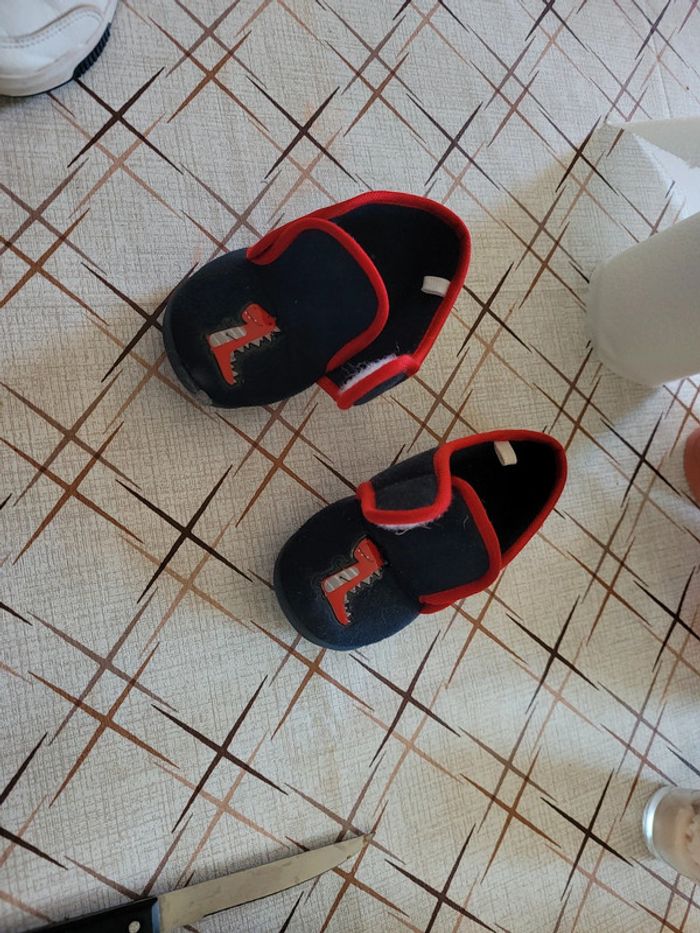 Chaussons dino 26