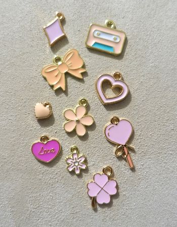 Lot de 10 pendentifs charms en métal émaillé
