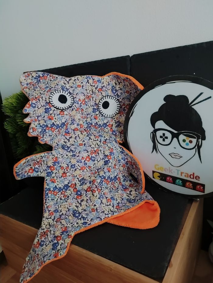 doudou notsobig orange chat toumous orange fleur bleu yeux chouette rond 3360