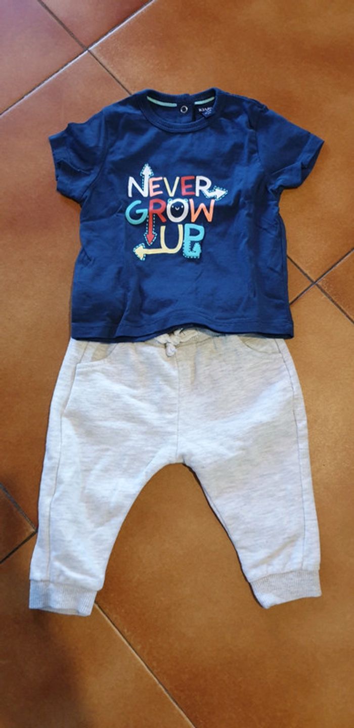 Pantalon survêtement et tee-shirt manche courte