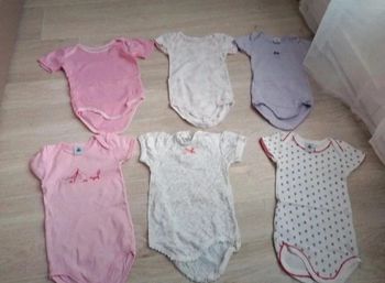 Lot 6 bodies Petit Bateau 12 mois