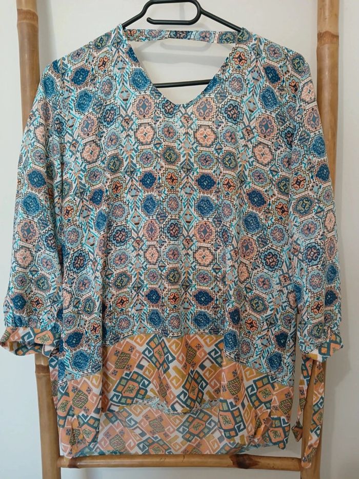 Jolie tunique à motifs, taille 38/40. - photo numéro 2