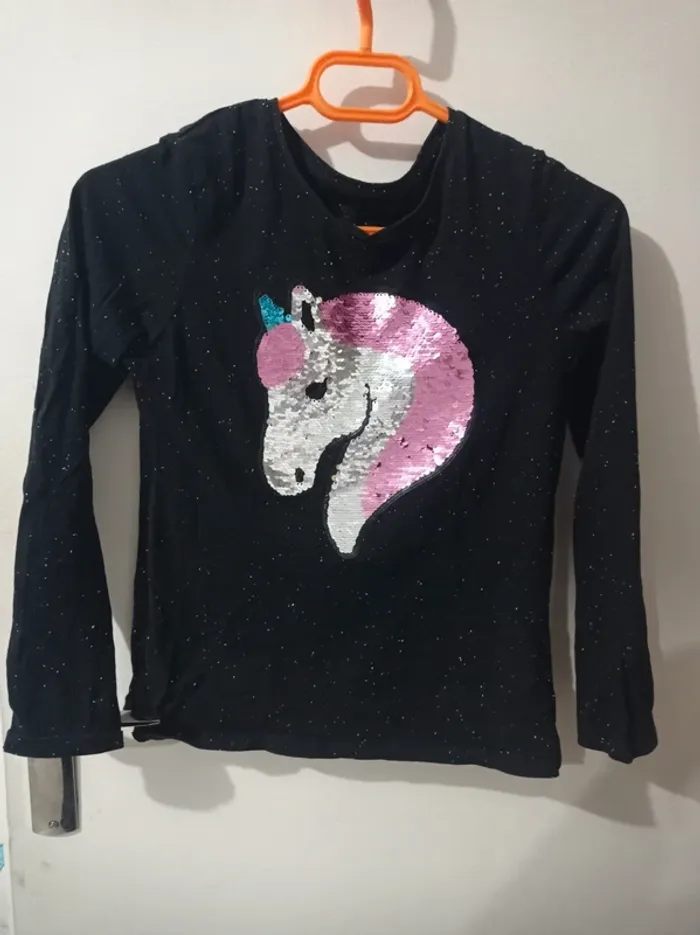 T-shirt manche longue noir avec motifs sequins