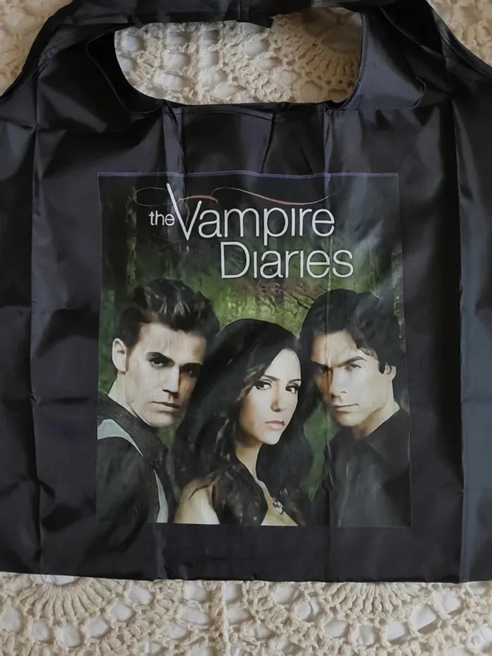 Grand sac fourre tout, souple, noir imprimé The Vampire Diaries - photo numéro 2