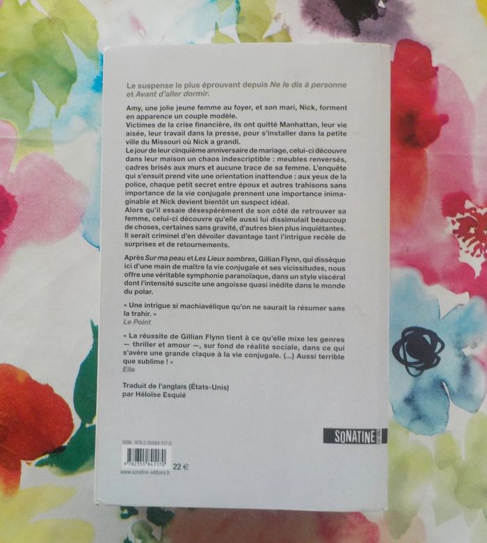 Les apparences de Gillian Flynn Ed. Sonatine - photo numéro 2