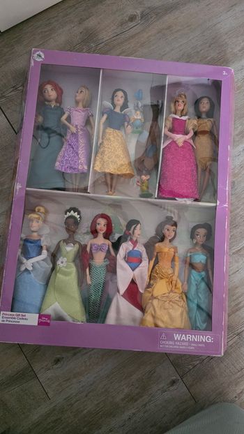 Poupée princesse disney coffret de 11 disneyland paris disney store Neuf