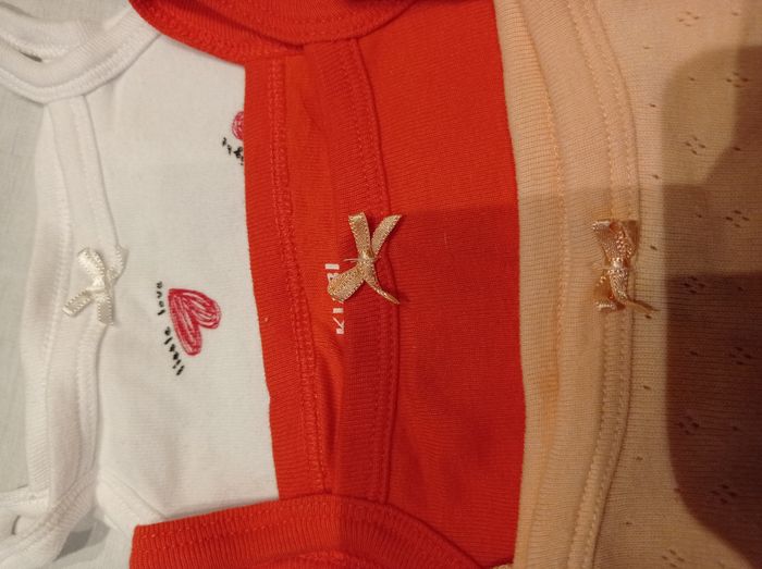 Lot 7 bodies et 1 pyjamas 3 mois Kiabi et H et M - photo numéro 3