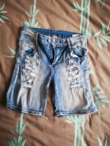 Short en jean taille M bleu.