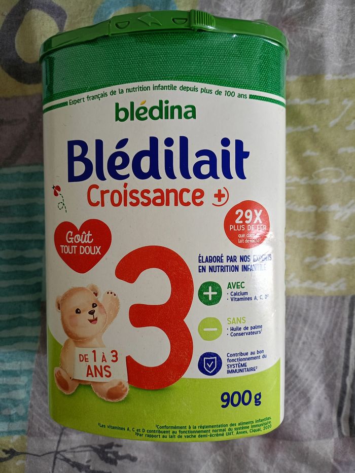 A vendre une boîte de lait infantile