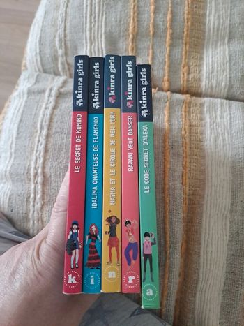 Tomes k i n r a des kinra girls