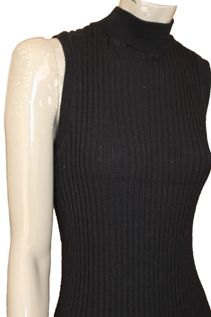 robe pull en maille chaussette coupe crayon mi longue  marque zara taille indiquée S = 36/38 - photo numéro 2