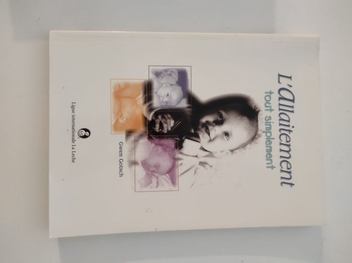 Lot livres maternité, allaitement, sommeil de l'enfant, prénoms - photo numéro 4