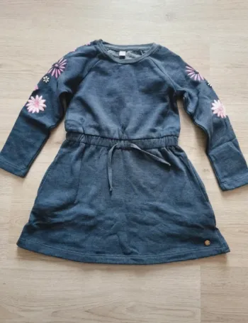 Très jolie robe marque Esprit taille 4 ans 5 ans