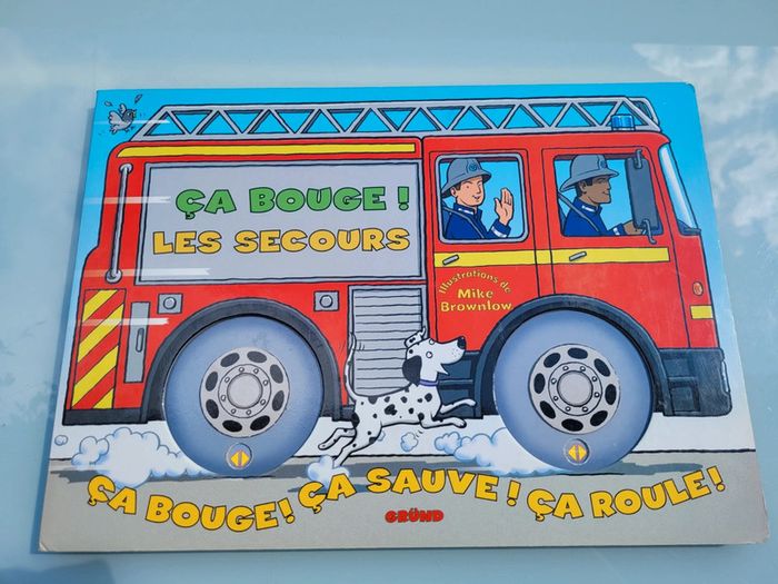 Livre animé grand format Ça Bouge, Les secours - photo numéro 2