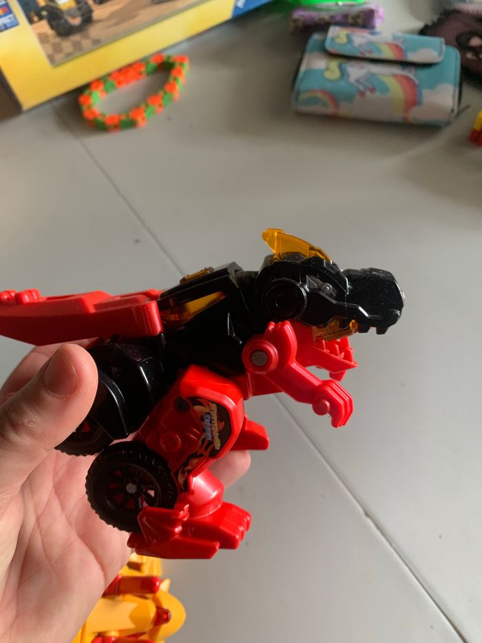 Voitures transformable dinosaure - photo numéro 5