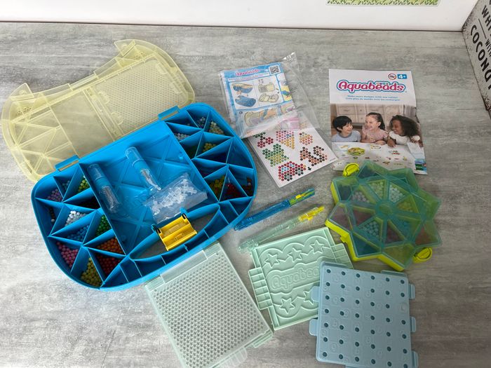aquabeads atelier création avec perles et de l'eau